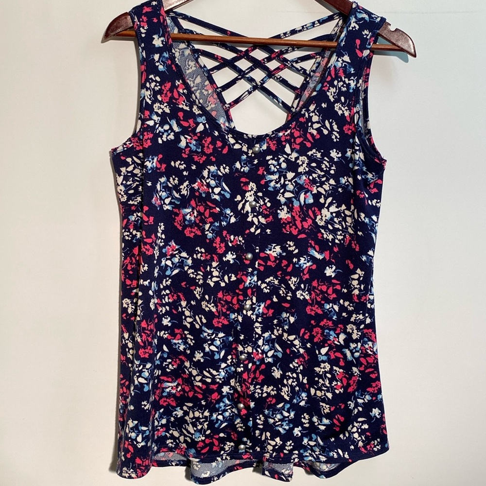2 dye 4 - pretty floral sleeveless top. Size M